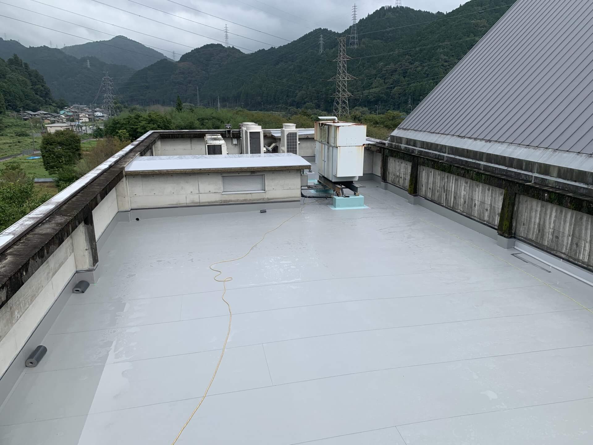 屋上の防水工事_美濃和紙の里会館 | 外部