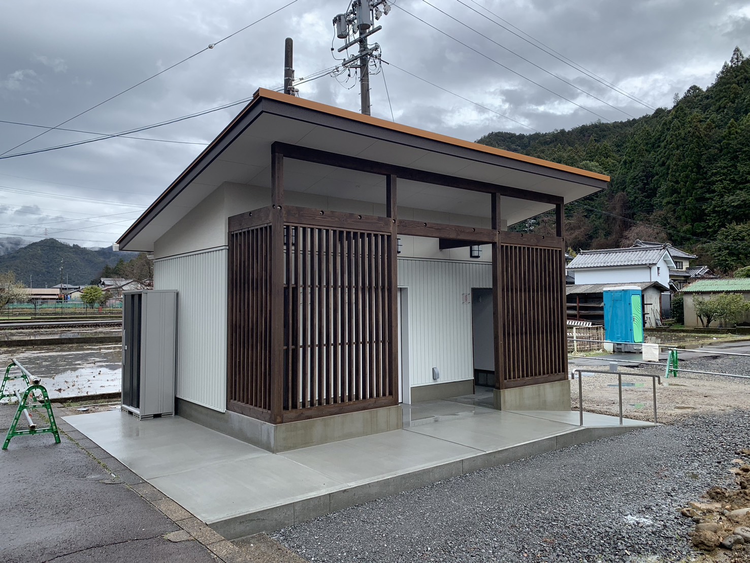 観光地の公衆トイレが完成しました!その①_美濃市洲原公衆トイレ | お引き渡し